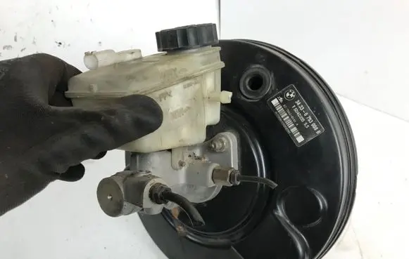 BMW 3 E46 Brake booster 6753008 03786201414 T524Z25555