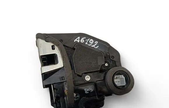 Toyota Avensis T250 Coupe door lock (next to the handle) UL2