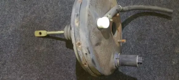 Volvo C70 Brake booster 9492765 9727302