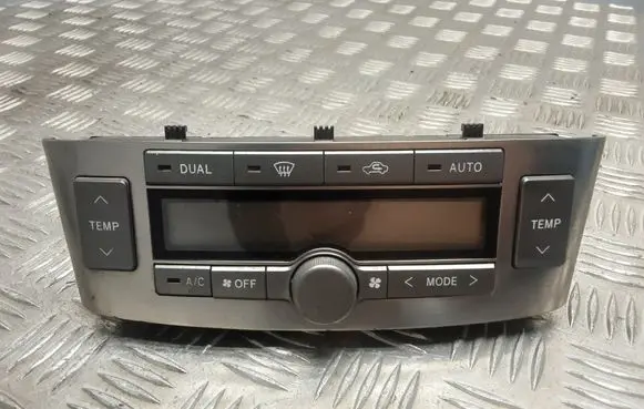 Toyota Avensis T250 Climate control unit 5590005150