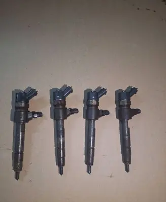 Opel Signum Fuel injectors set 0445110165