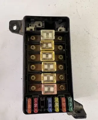 Mitsubishi Pajero Fuse module 103040