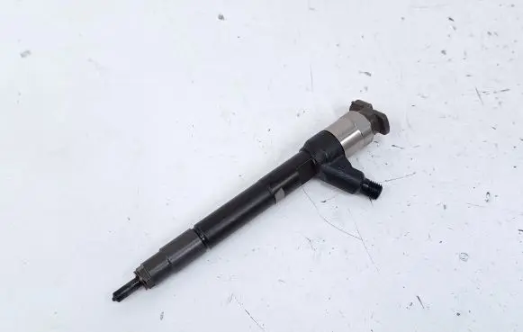 Opel Astra K Fuel injector 55578075