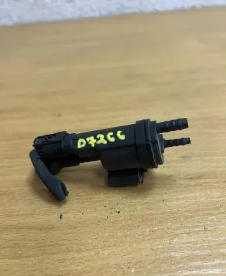 Mercedes-Benz E W212 Engine mount vacuum valve 0025401497 D7266