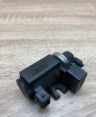 BMW 5 E60 E61 Turbo solenoid valve 2247906