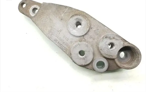 Opel Corsa D Engine mounting bracket 55700438