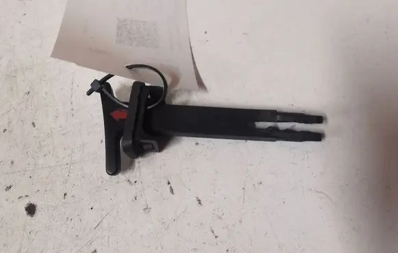 Volkswagen Golf IV Engine bonnet (hood) release handle 1J0823593C