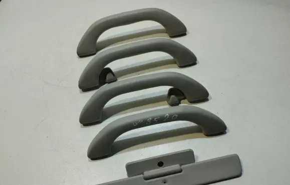 Volkswagen PASSAT B5 A set of handles for the ceiling 3B0857607A 3B0857608