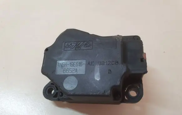 Volvo C30 Air flap motor/actuator 4N5H19E616