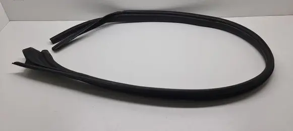 Mercedes-Benz E W238 Front door rubber seal A2386706800 55739807