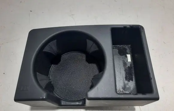 Cup holder front