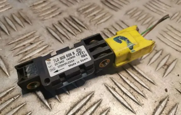 Porsche Cayenne (9PA) Airbag deployment crash/impact sensor 7L0909606B