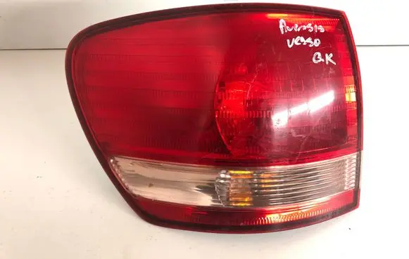 Toyota Avensis Verso Rear/tail lights