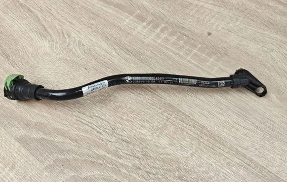 Gearbox oil cooler pipe/hose