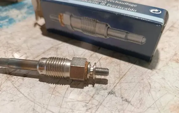Renault Megane I Glow plug 0100226253