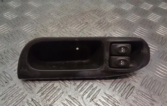 Renault Scenic I Front door window switch trim 