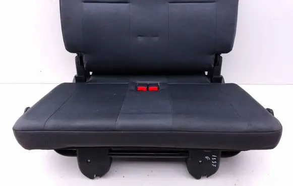Mitsubishi Pajero Third row seats 