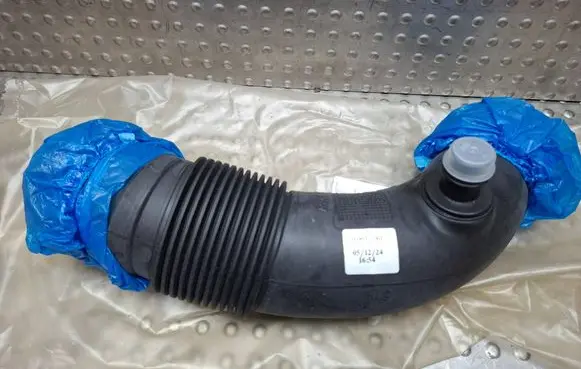 Fiat Ducato Air intake duct part S26336655 1369012080