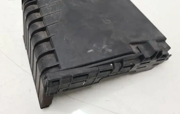 Volkswagen Golf V Fuse box cover 1K0937132F