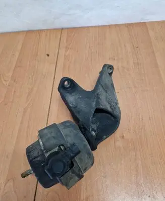 Audi A6 S6 C6 4F Engine mounting bracket 4F0199307N