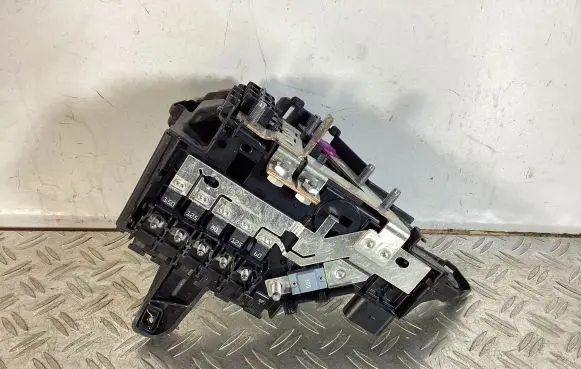 Mercedes-Benz GLC C253 Fuse module DBPD924