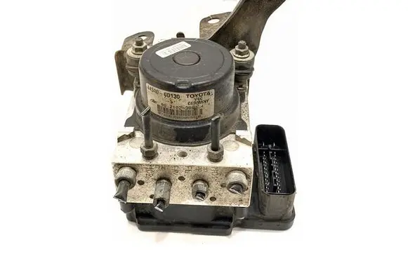 Toyota Yaris ABS Pump 445400D130
