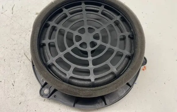 Audi A6 S6 C7 4G Rear door speaker 4G1035411
