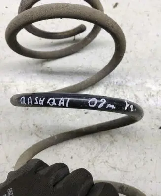 Nissan Qashqai+2 Front coil spring