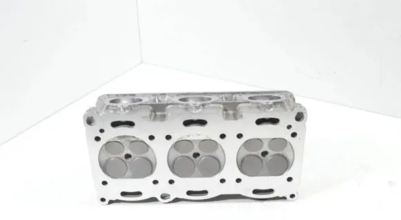 Porsche 911 996 Engine head 99610400176 99610400179 99610400175