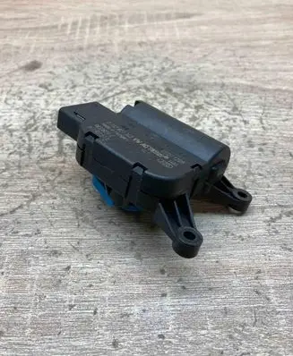Audi A3 S3 8P Air flap motor/actuator 0132801343 05071209 383387XE