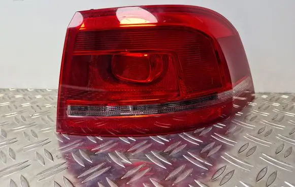 Volkswagen PASSAT B7 Rear/tail lights 3AF945096C