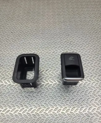 Mercedes-Benz CLS C218 X218 Tailgate opening switch A2129059300