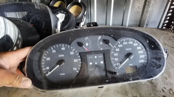 Renault Megane I Speedometer (instrument cluster) P8200066929 NS0020037M 21644822