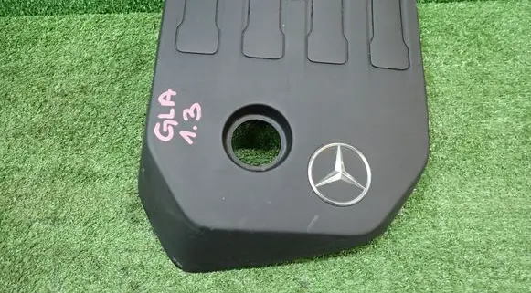Mercedes-Benz GLA H247 Engine cover (trim) A2820101000