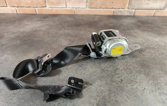 BMW X2 F39 Rear seatbelt