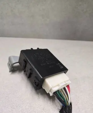 Toyota Prius (XW30) Window wiper relay 8594047020 4230001111