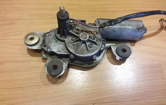 Ford Escort Rear window wiper motor 0390201526