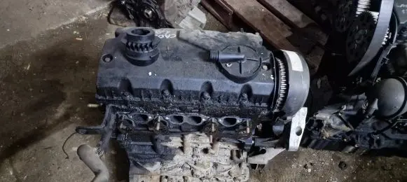 Volkswagen Caddy Engine 038021AT