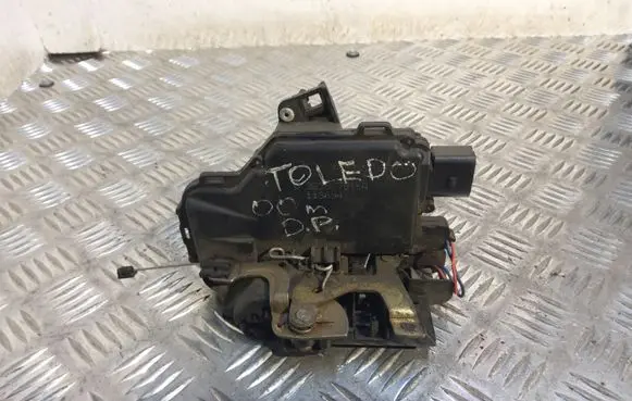 Seat Toledo II (1M) Front door lock