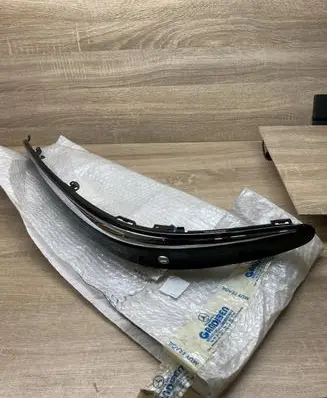 Mercedes-Benz E W211 Front bumper splitter molding A2118800912
