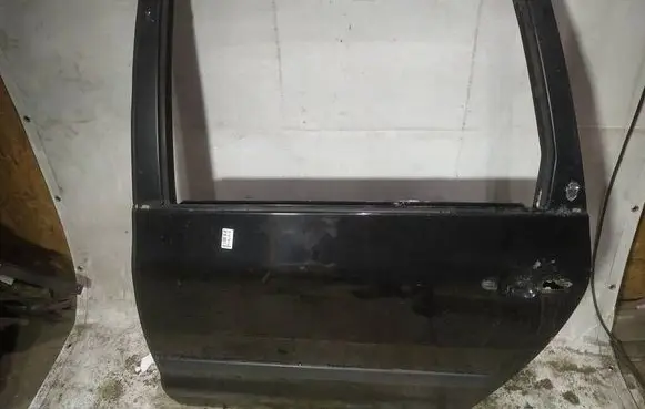 Ford Galaxy Rear door JUODOS
