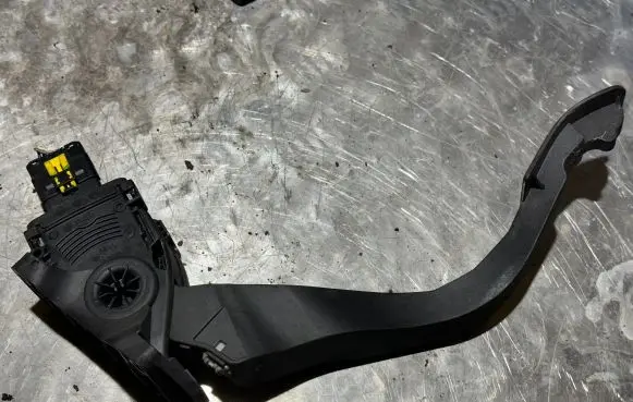 Citroen C3 Picasso Accelerator throttle pedal