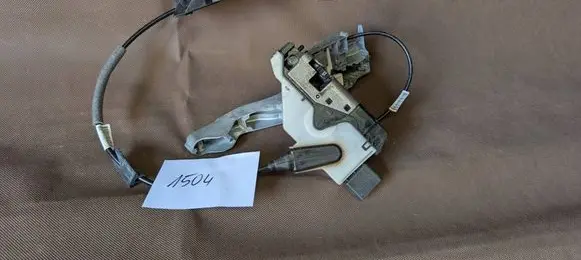 Peugeot 2008 I Front door lock 4745718509