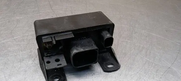 Mercedes-Benz C W203 Glow plug pre-heat relay 0255452832