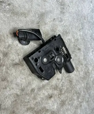 Audi A1 Rear glass lock/latch X176 8X0823509C
