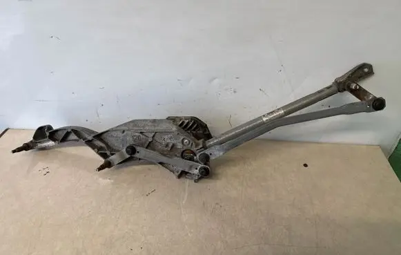 Mercedes-Benz CLS C219 Front wiper linkage and motor A2198200140