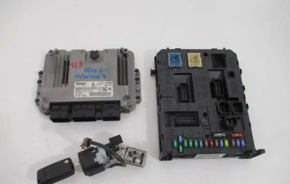 Citroen C4 I Picasso Engine ECU kit and lock set 0281012981