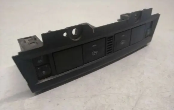 Ford Focus Windscreen/window heater switch 4M5113D734AD