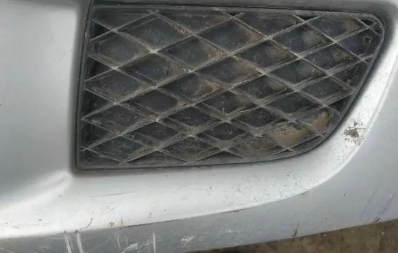 Mazda Premacy Front bumper lower grill