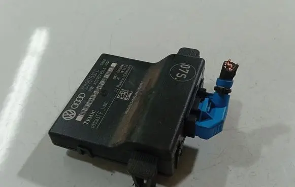 Volkswagen PASSAT B6 Door control unit/module 3C0907530C